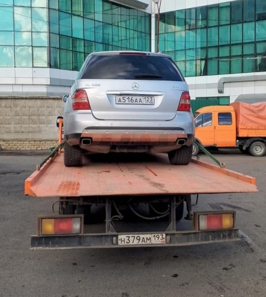 Эвакуация минивэнов и внедорожников в городе Туапсе